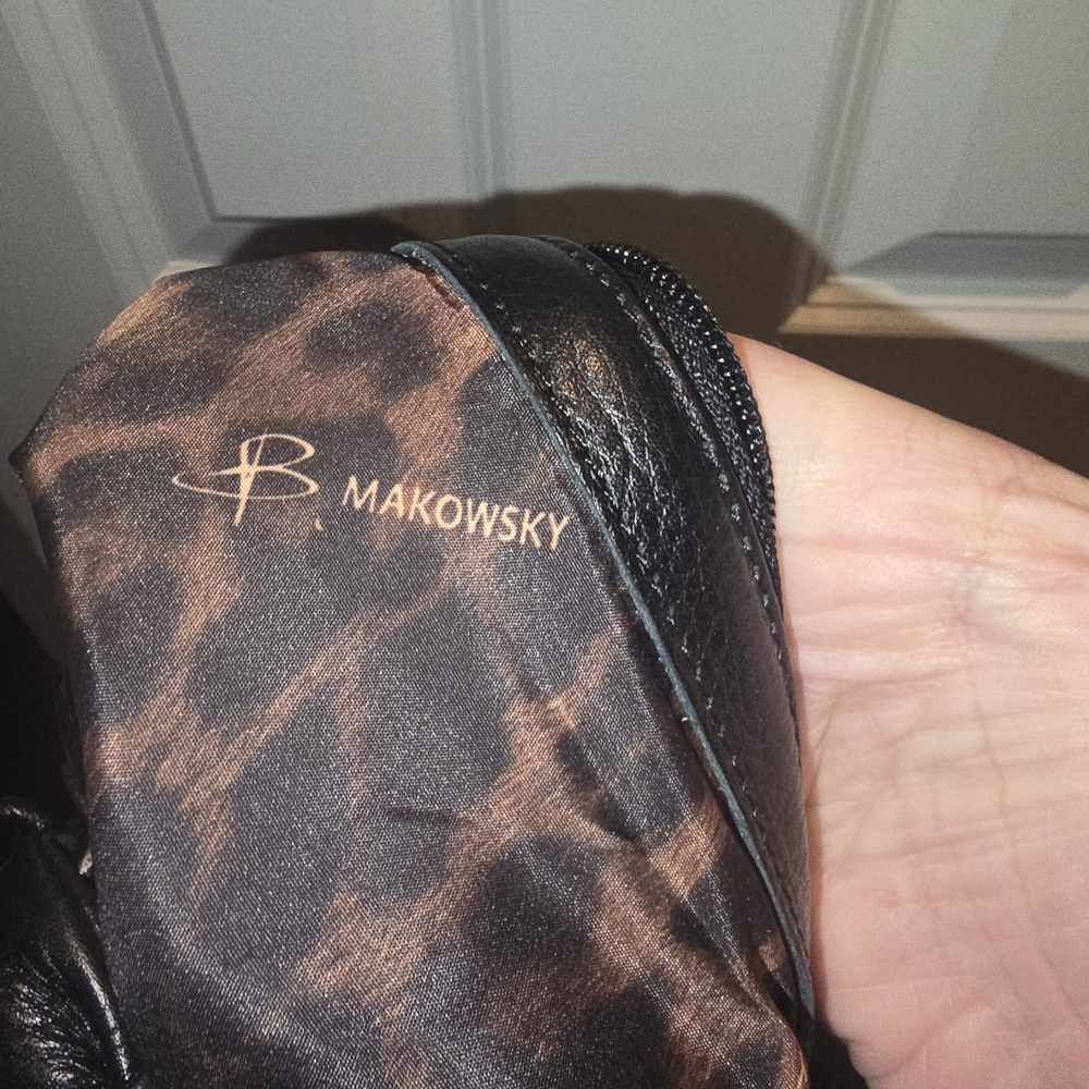 Makowsky Elegant Black Leather Tote Bag - Picture 5 of 5